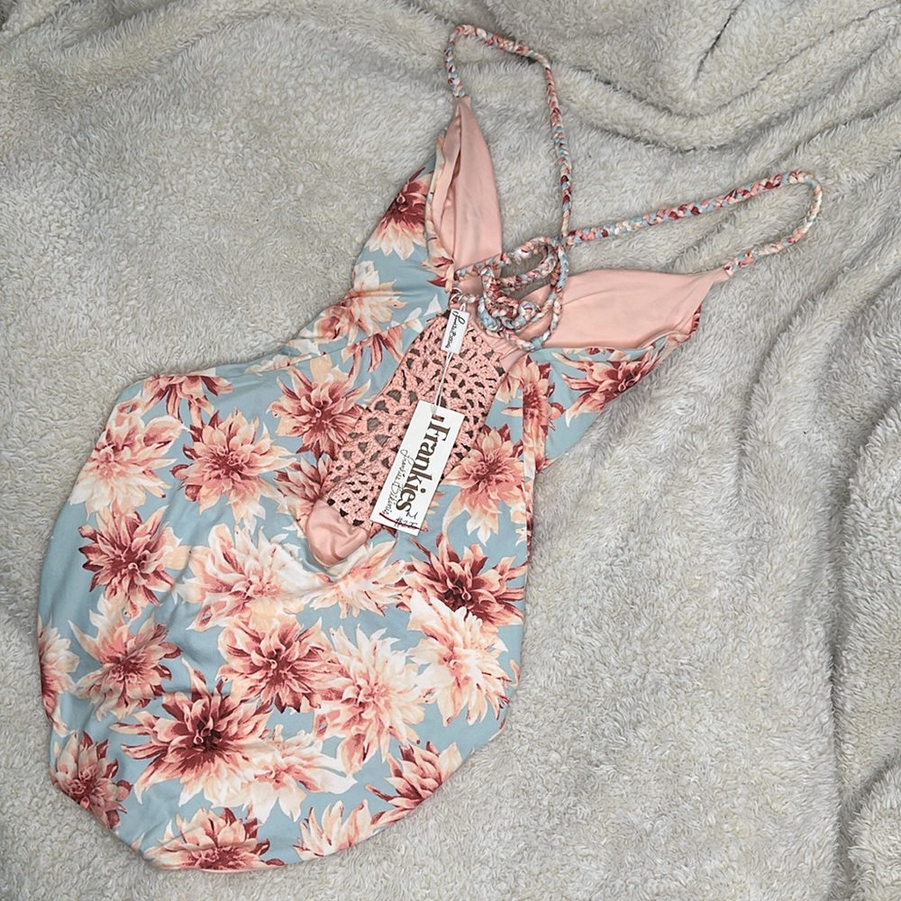 Frankies Bikinis - Picture 9 of 16